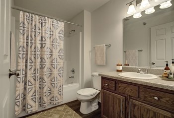 6057 - 8th Ave 1-3 Beds Apartment for Rent - Photo Gallery 4