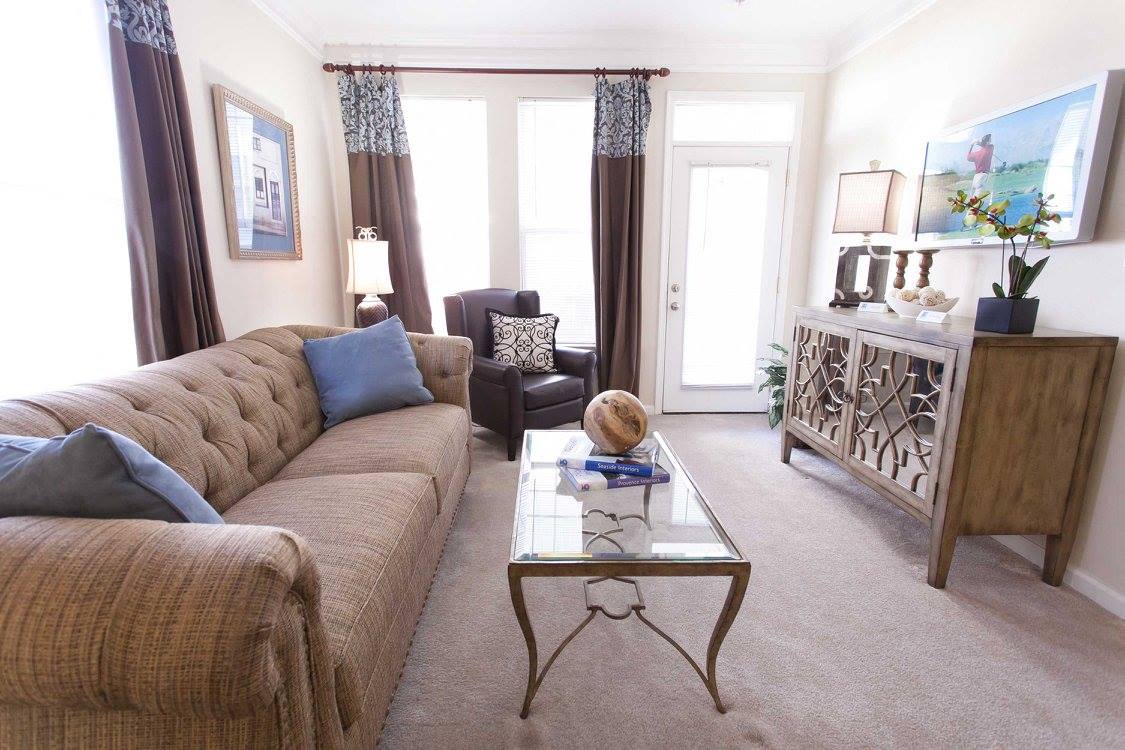 Falcon Creek Apartments in Hampton VA, 1 & 2 Bed Luxury Apartments