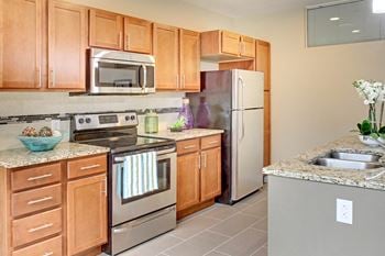 Fully Equipped Kitchen With Modern Appliances at Residences At 1717, Cleveland, Ohio