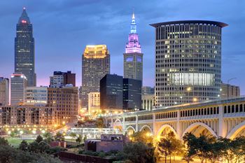 Magnificent Views of the River, the City and Downtown