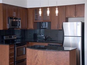 1500 Detroit Ave 2 Beds Apartment for Rent - Photo Gallery 4
