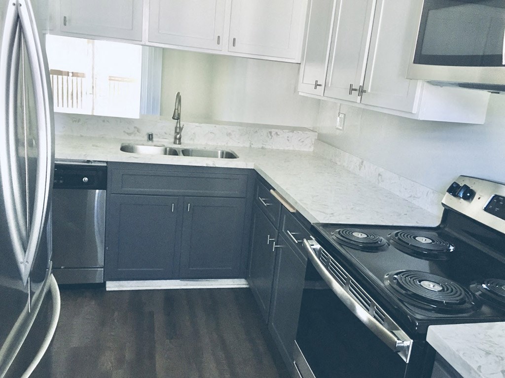 Fully-Equipped Kitchens at Wilbur Oaks Apartments, Thousand Oaks
