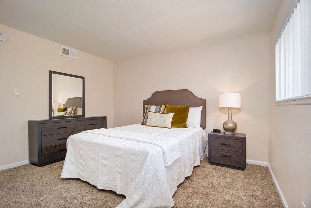 Comfortable Bedroom With Pillow at Wilbur Oaks Apartments, California