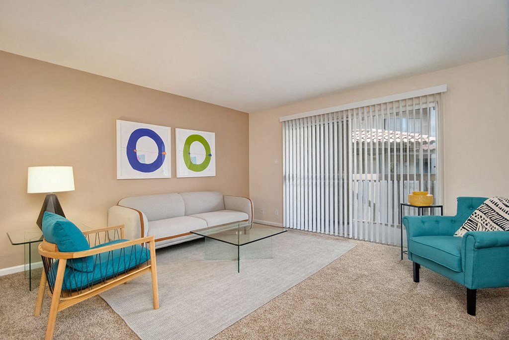 Living Room at Wilbur Oaks Apartments, Thousand Oaks, CA