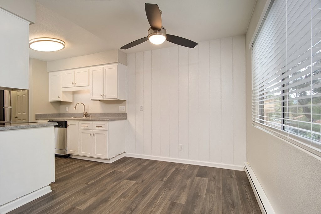 Ceiling Fan in Kitchen at St. Charles Oaks Apartments, Thousand Oaks, 91360