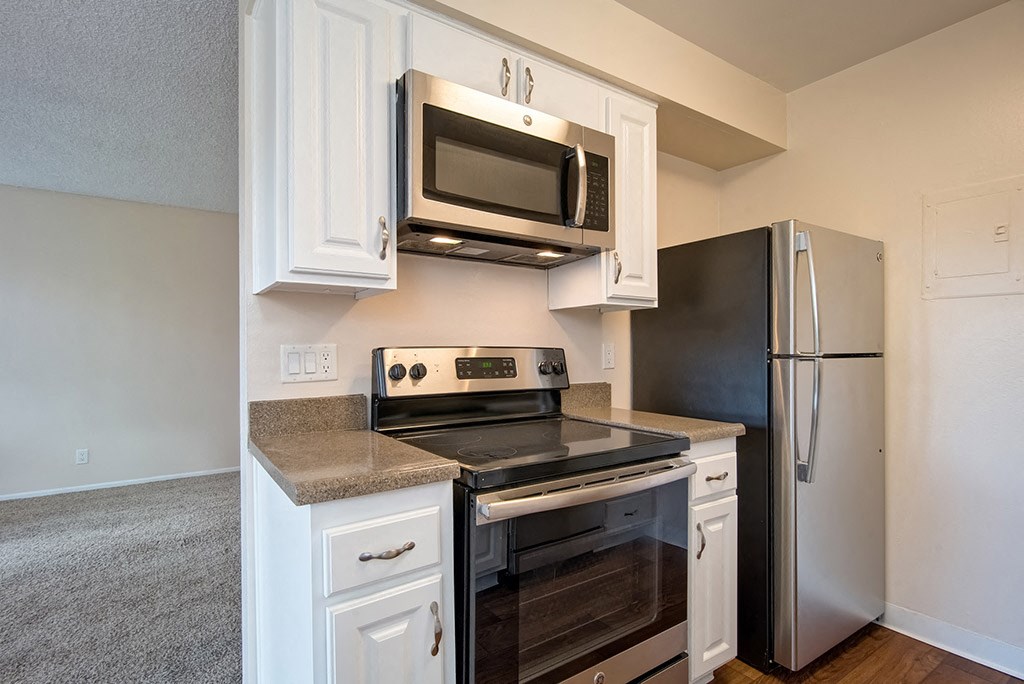 Eat-In Kitchen at St. Charles Oaks Apartments, Thousand Oaks, California