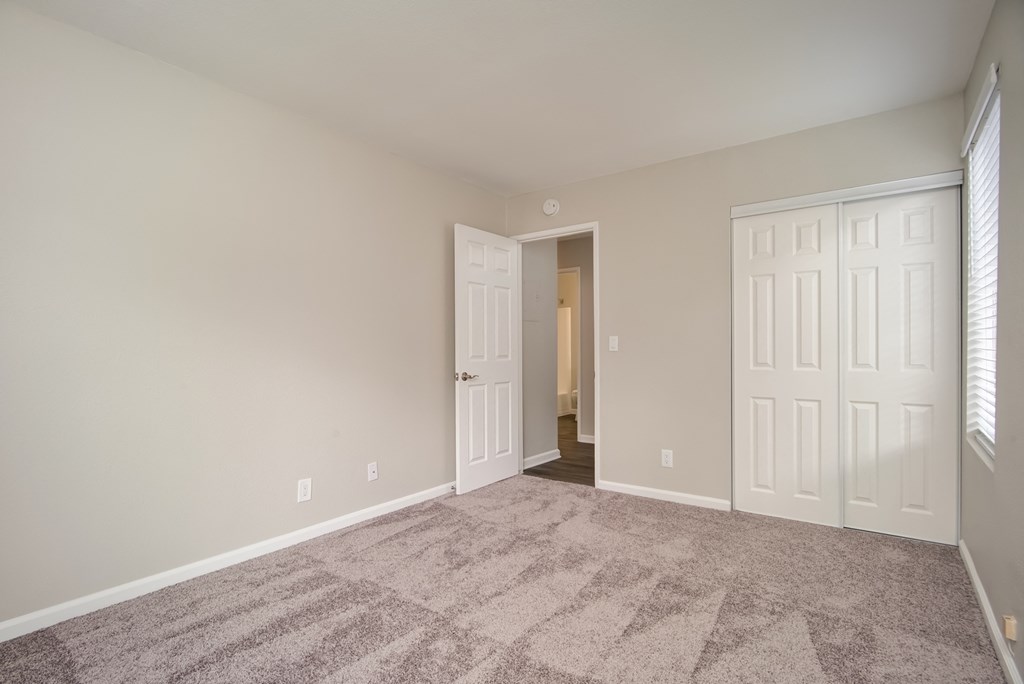 Resident Living Room at St. Charles Oaks Apartments, California