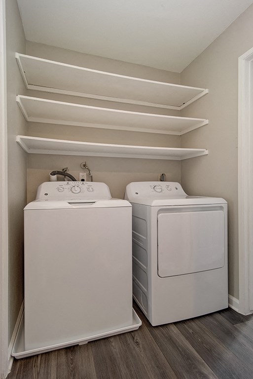 Onsite Laundry Room at St. Charles Oaks Apartments, Thousand Oaks, CA, 91360