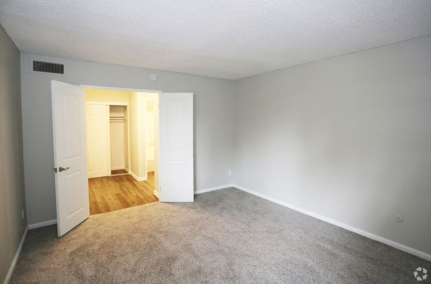 Spacious bedroom Spacious bedroom at El Patio Apartments, Glendale, CA - Photo Gallery