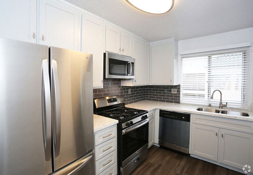 Windows in all kitchens Windows in all kitchens at El Patio Apartments, Glendale, CA - Photo Gallery