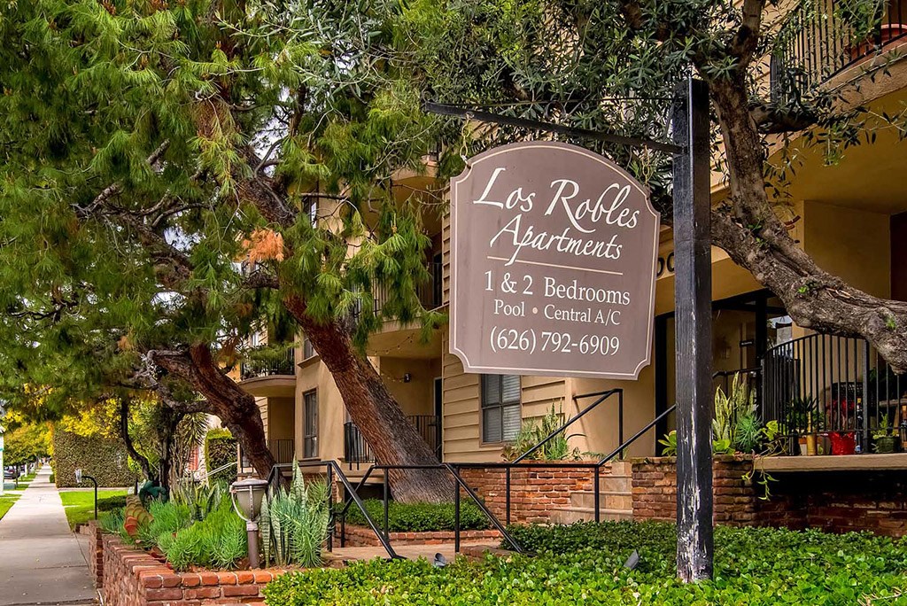 Welcoming Property Sign at Los Robles Apartments, Pasadena, California