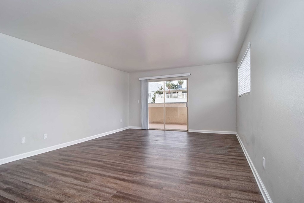 Relaxing Resident Lounge at Los Robles Apartments, Pasadena, 91101