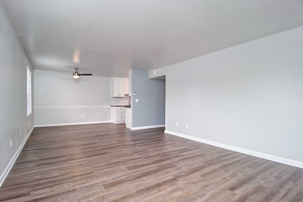 Posh Resident Lounge at Los Robles Apartments, California