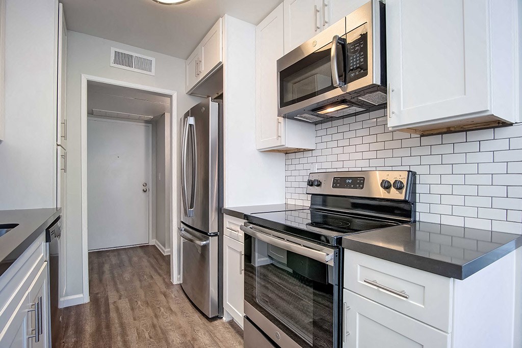 Kitchen With New Appliances at Los Robles Apartments, Pasadena, CA