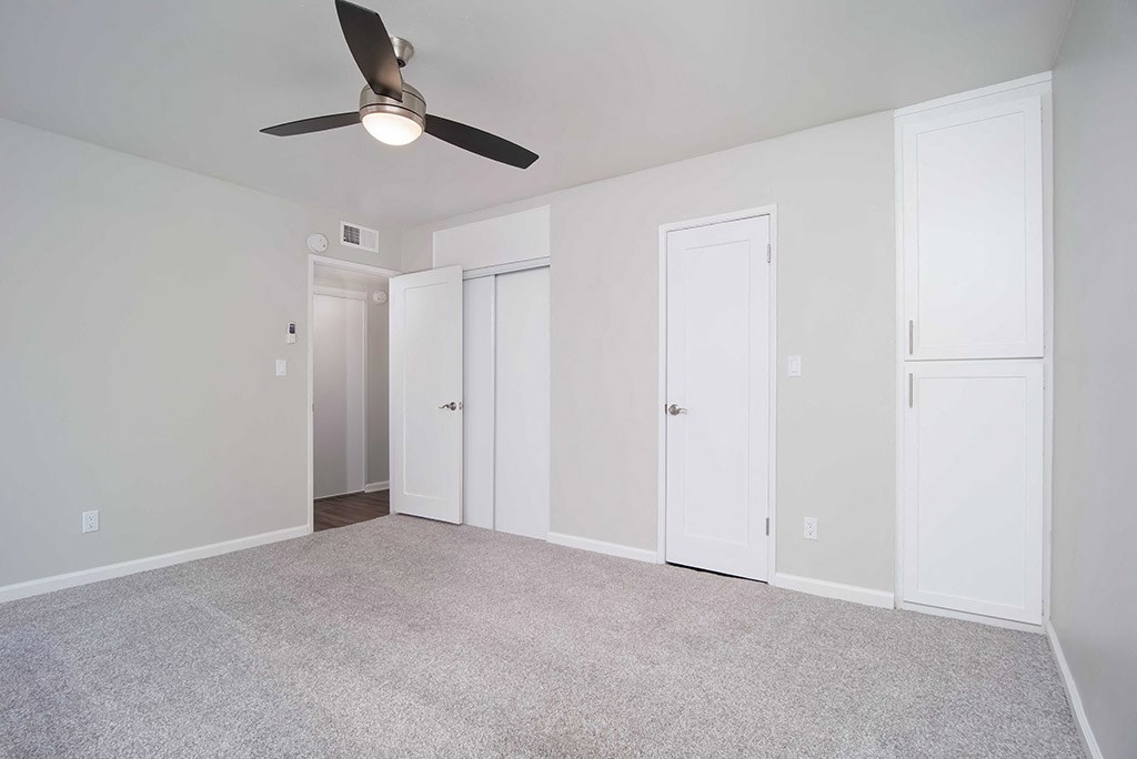 Entry For Living Room at Los Robles Apartments, Pasadena, CA