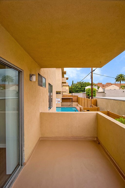 Balcony And Patio at Los Robles Apartments, California, 91101
