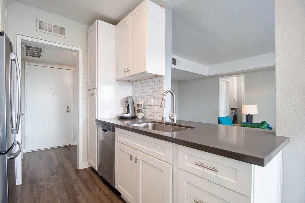 Stainless Steel Sink Dishwasher at Los Robles Apartments, Pasadena, CA, 91101