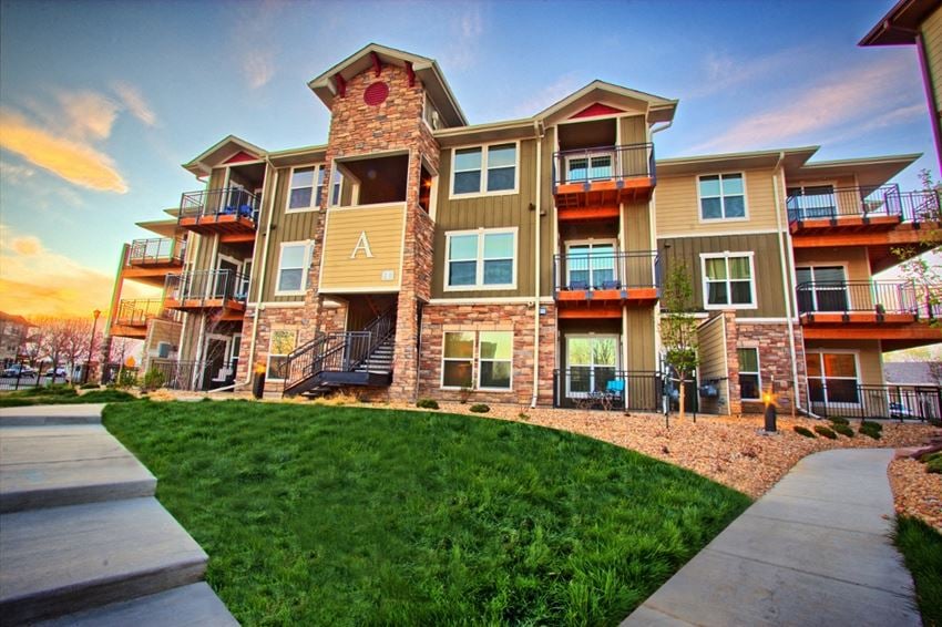 Pet Friendly Ironhorse Apartments Located near Denver in Longmont, CO 80501 - Photo Gallery 1