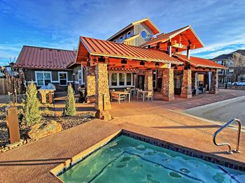 Outdoor Hot Tub Spa and Resident Clubhouse at Apartments in Frederick Co