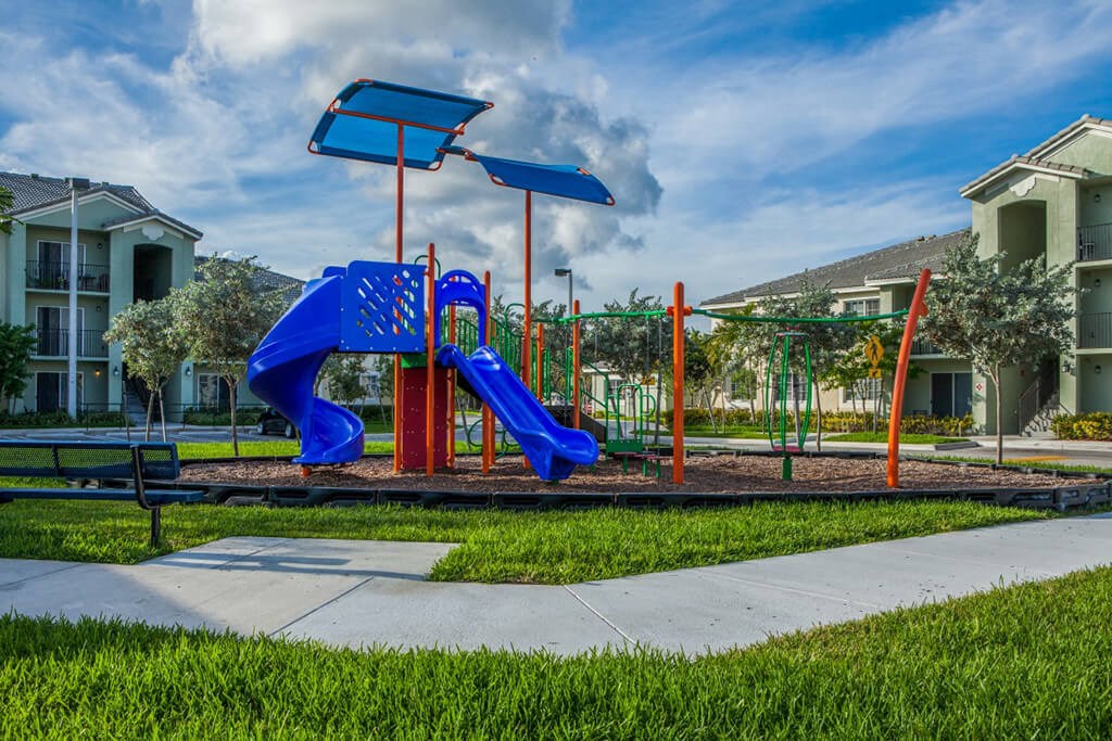 playgrounds at the estates at eastern shore apartments