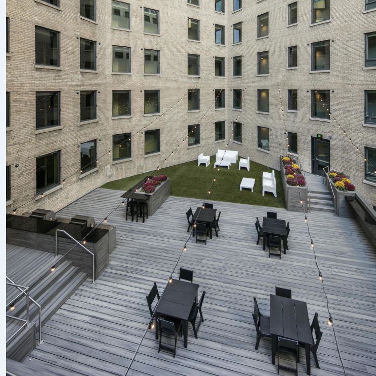 The Morton - Courtyard