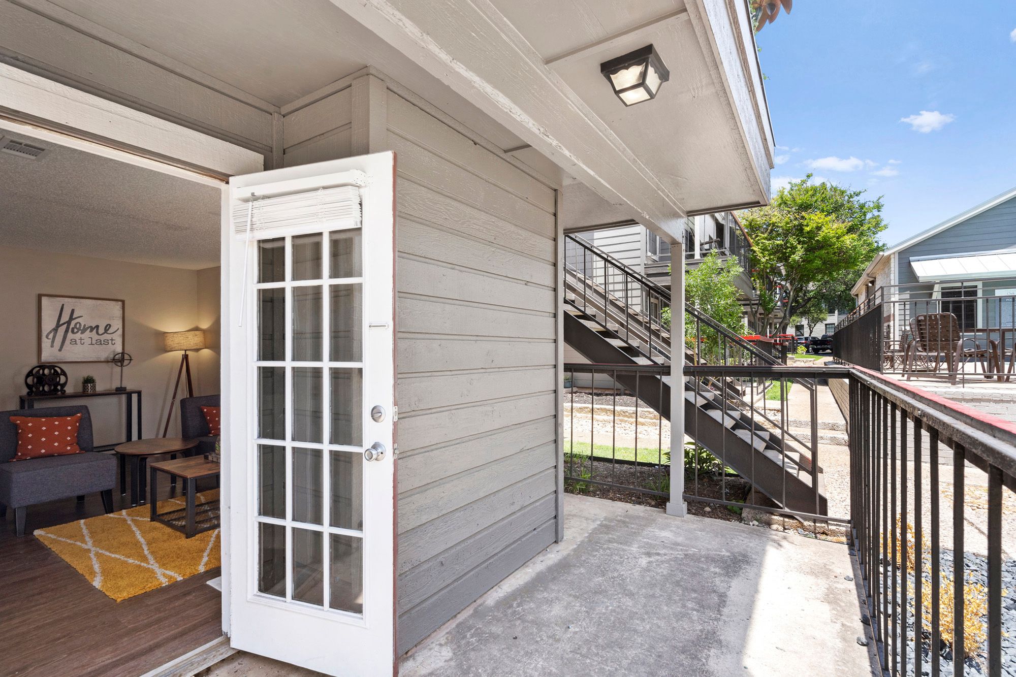 Exterior, Patio, Balcony, Courtyard, Landscaping