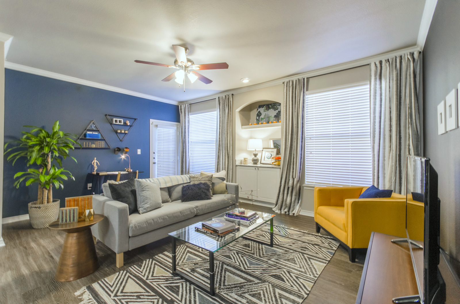 2803 Riverside Luxury Townhomes & Apartments in Grand Prairie, TX