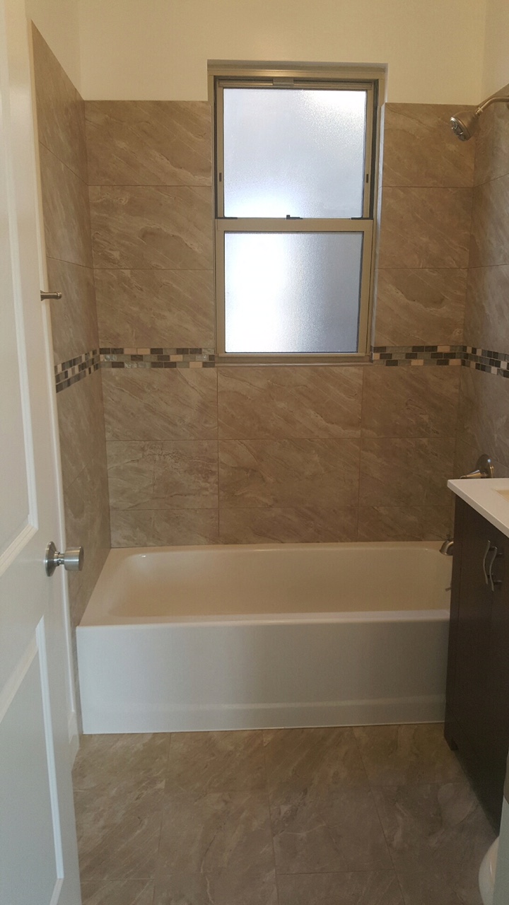 4101 N CIcero Ave Bathroom 2