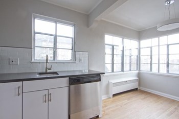 970 Pennsylvania Street Studio-2 Beds Apartment for Rent - Photo Gallery 4