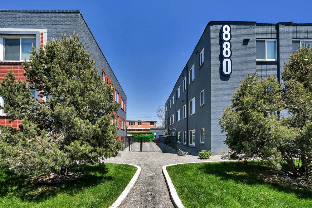 the building in which the hotel is located