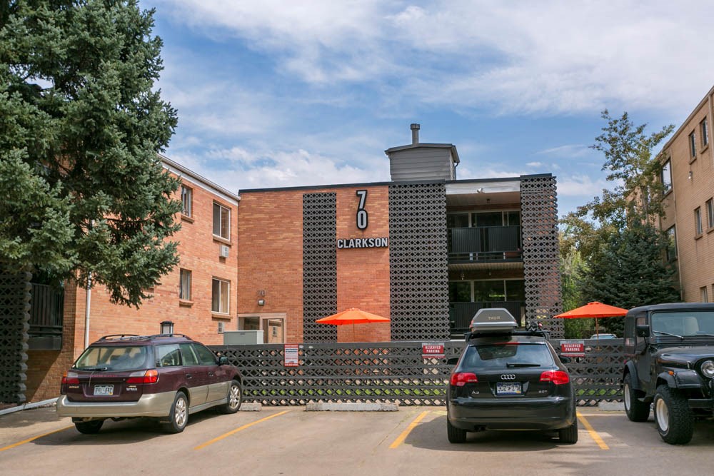 the building where the hotel is located