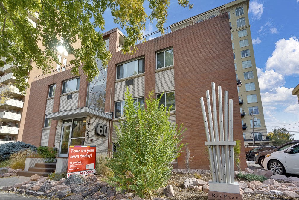 the building in which the hotel is located