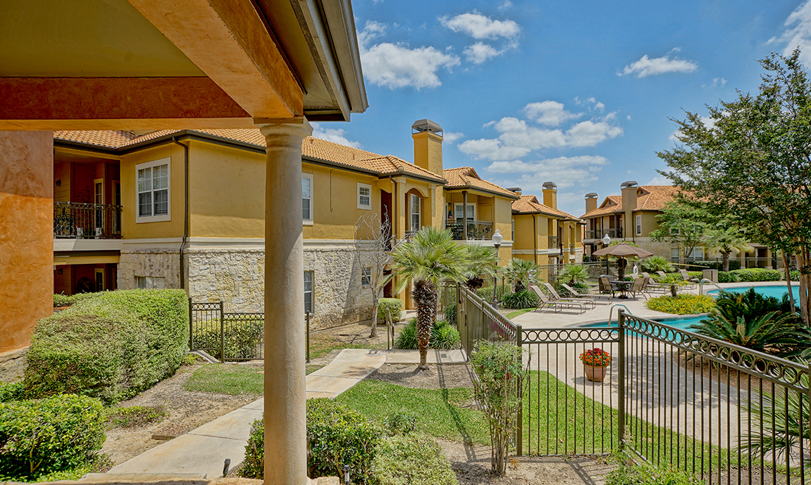 Toscana At Sonterra Apartments In San Antonio Tx
