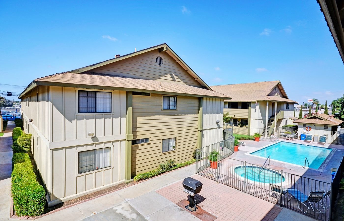 Hollister Creek Village Apartments in San Diego, CA