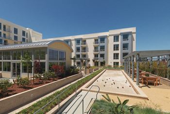 Courtyard at Strata at Mission Bay, California