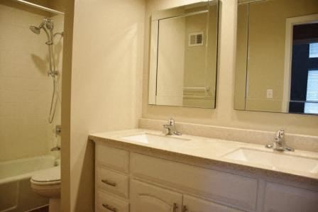 2813 A NE Kendallwood Parkway 1-2 Beds Apartment for Rent - Photo Gallery
