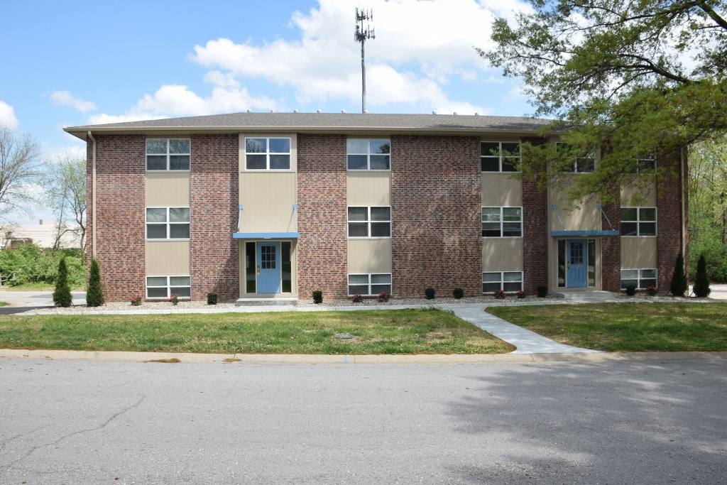 Village Gardens Apartments 23 S Miriam Claycomo Mo Rentcafe