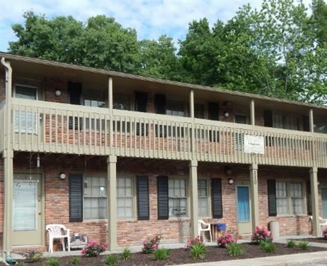 110 N Lightburne 1 Bed Apartment for Rent - Photo Gallery