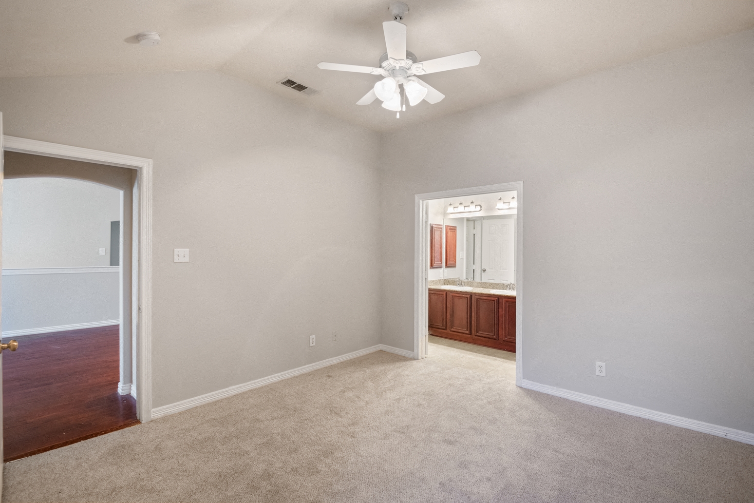 Kensington By The Vineyard Apartments