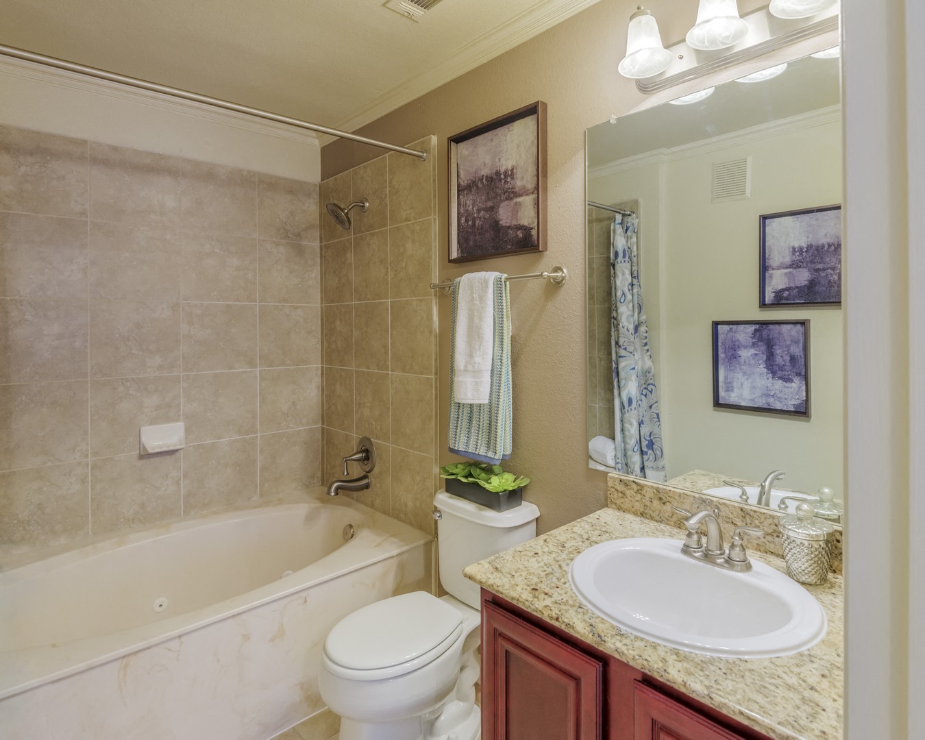 Kensington By The Vineyard Apartments