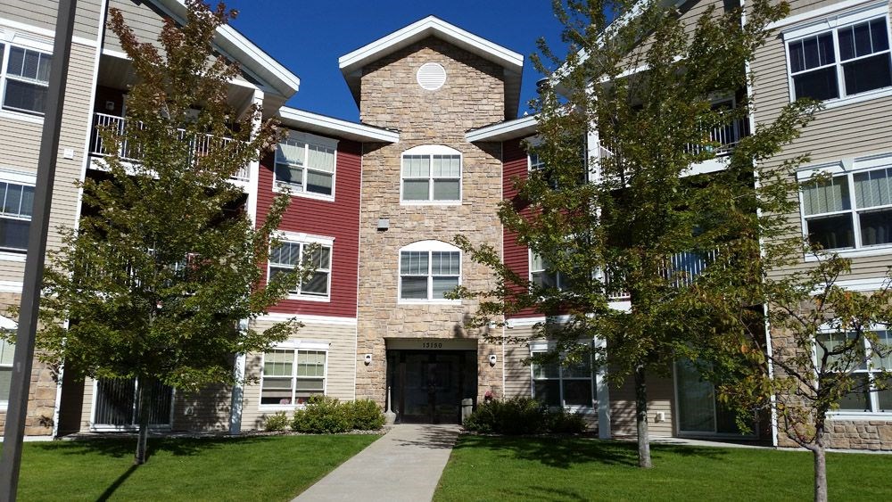 Front Exterior View at Cypress Court Apartments, Baxter