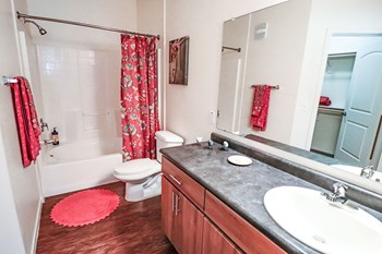 Bathroom, Sink, Tub, Bathtub, Mirror - Photo Gallery 4