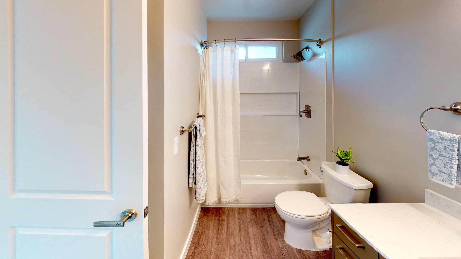 Vercanta Newport Beach | Newport Beach, CA | Bathroom