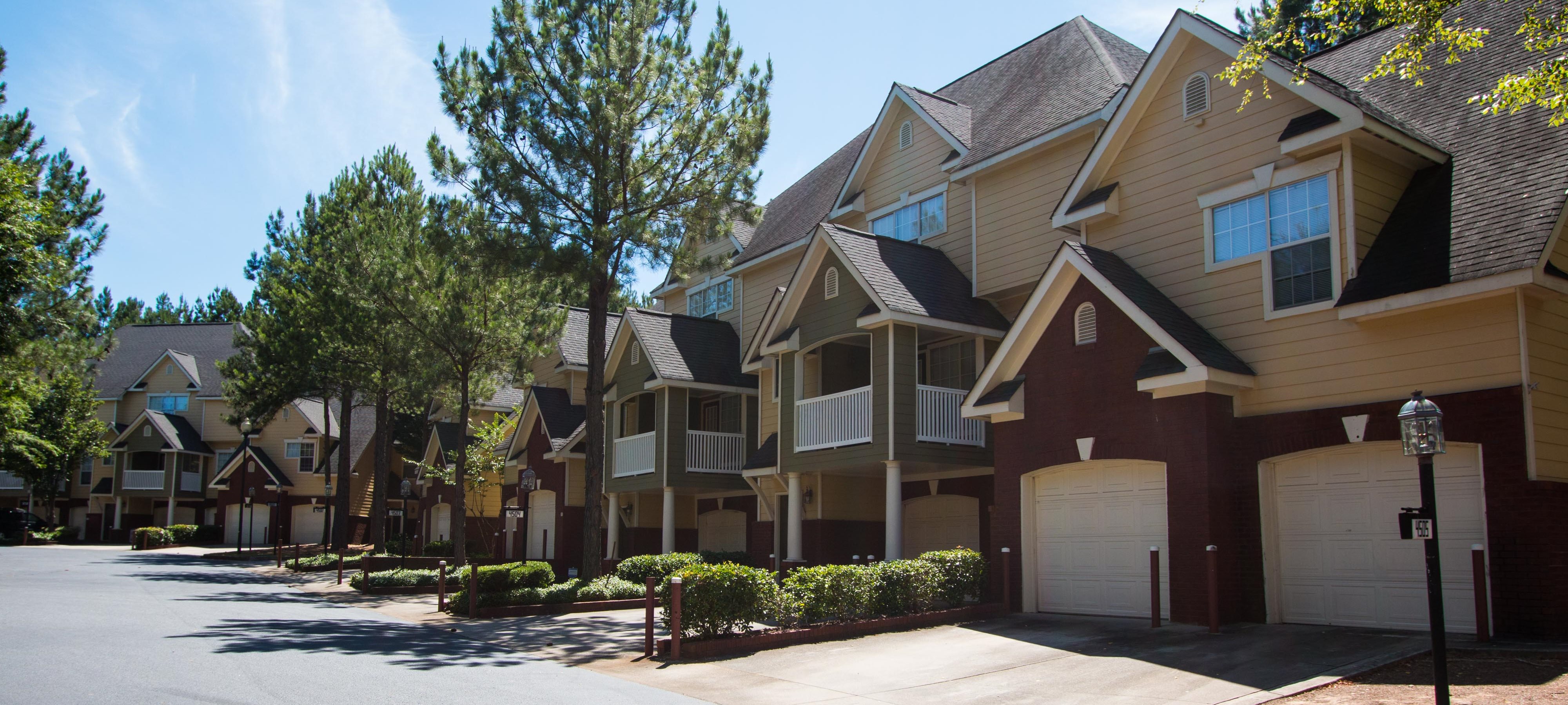 Creekside at White Oak Apartments in Newnan, GA Creekside at White Oak Apartments in Newnan, GA