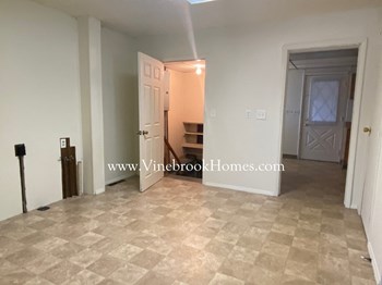 713 Flintridge Dr 2 Beds House for Rent - Photo Gallery 6