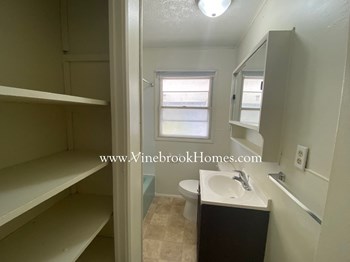 713 Flintridge Dr 2 Beds House for Rent - Photo Gallery 8