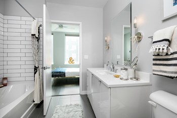 1000 Girod Street 1-3 Beds Apartment for Rent - Photo Gallery 4