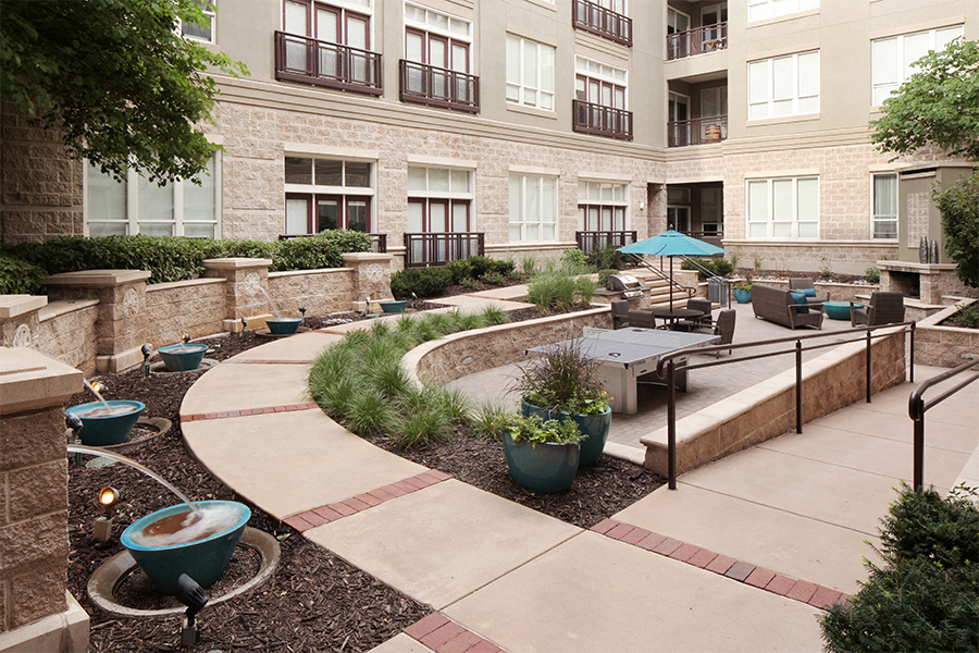 The Boulevard Apartments in Denver, CO - Courtyard
