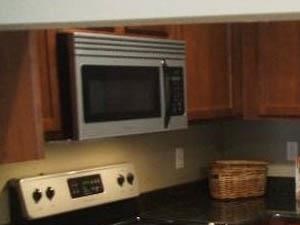 Kitchen with modern appliances - Photo Gallery 6