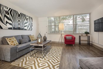 1231 SW 3rd Avenue 2-5 Beds Apartment, Townhouse, Student for Rent - Photo Gallery 6